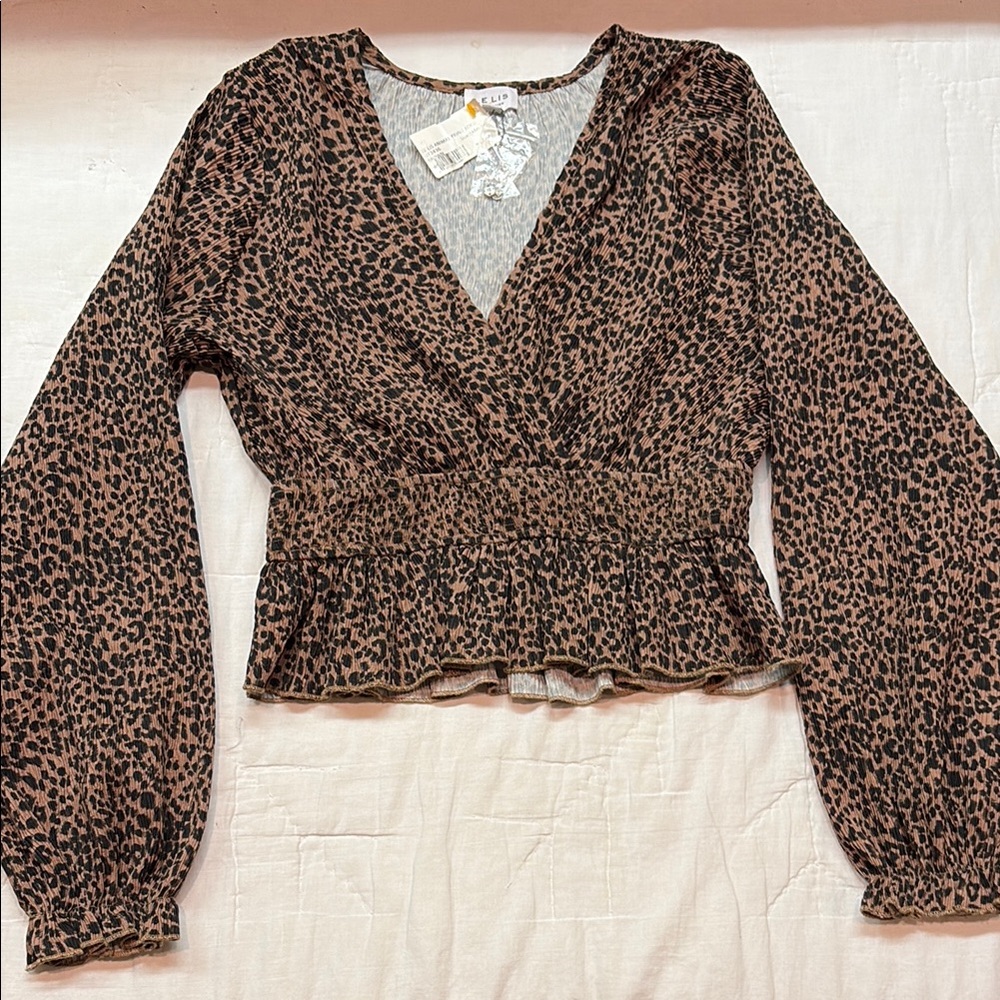 Le Lis Cropped Peplum Blouse in Brown/Black Animal Print w/Puffed Sleeves NWT